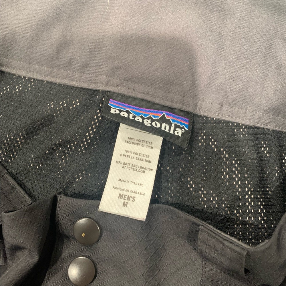 Black Patagonia snow pants.